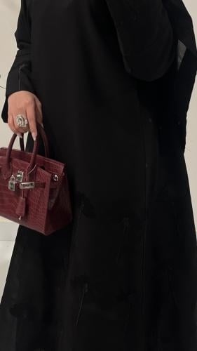 عبايه نوره اسود بتطريز انيق