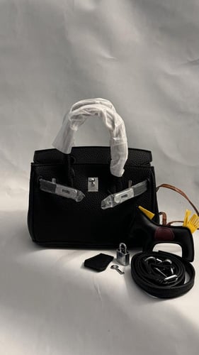 حقيبه بنمط هيرمز لون اسود مع ملحقاتها