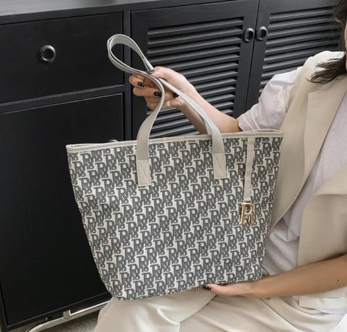 شنطه واسعه تناسب الجامعه نمط ديور