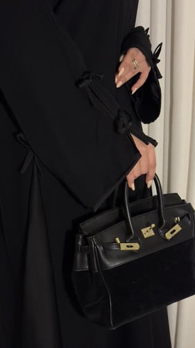 عبايه فيونكه بلاك