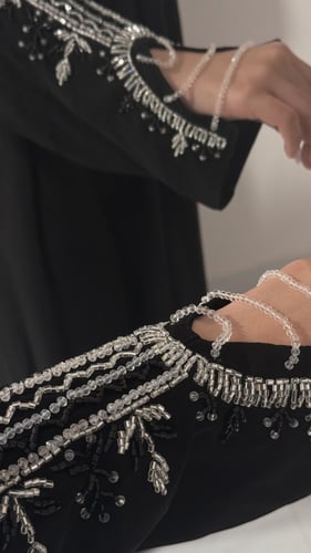 عبايه دلع بشك ابيض