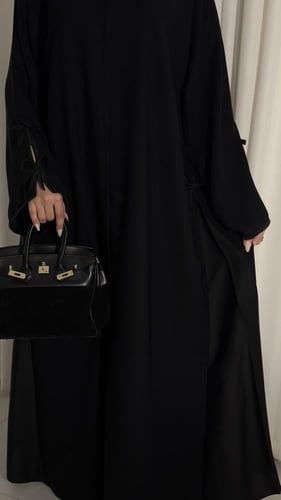 عبايه فيونكه بلاك