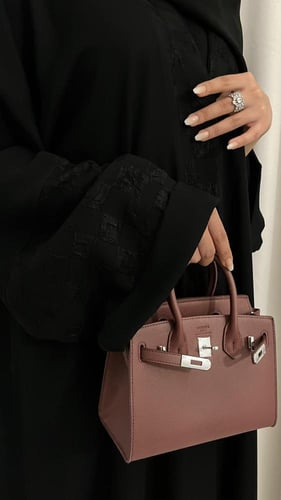 عبايه اكمام مربعات نص كلوش