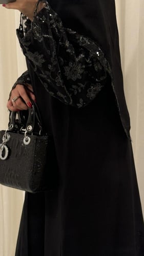 ورد سيلفر نص كلوش مع طرحه بتصميم راقي