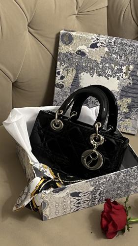 شنطه بنمط انيق (اسود)