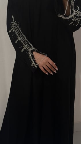 عبايه دلع بشك ابيض