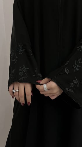 عبايه حور ( اسود)قماش ملكي| قصه عاديه