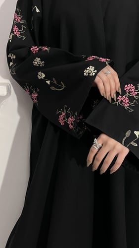 عبايه بتطريز زهر وردي