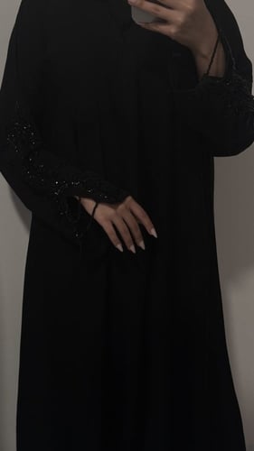 عبايه دلع بشك اسود فاخر