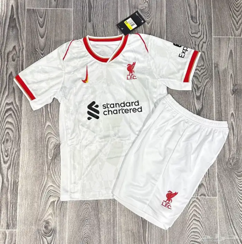 طقم ليفربول 24/25 ( ولادي )