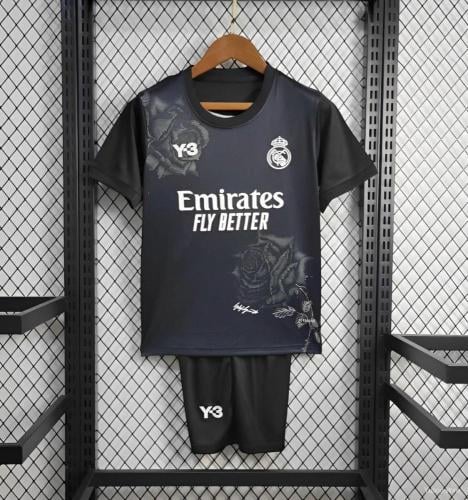 طقم ريال مدريد 24/25 ( ولادي )