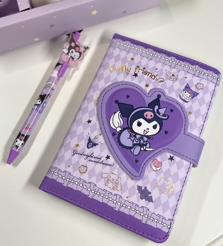 دفتر كرومي مع قلم