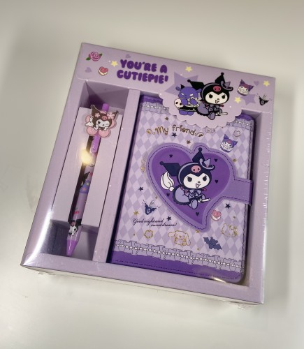 دفتر كرومي مع قلم