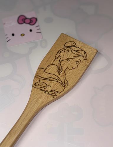 ملعقة خشبيه بيل