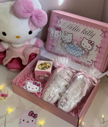 بوكس هدايا هيلو كيتي ٢