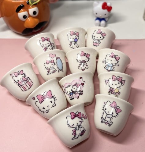 فناجين هيلو كيتي