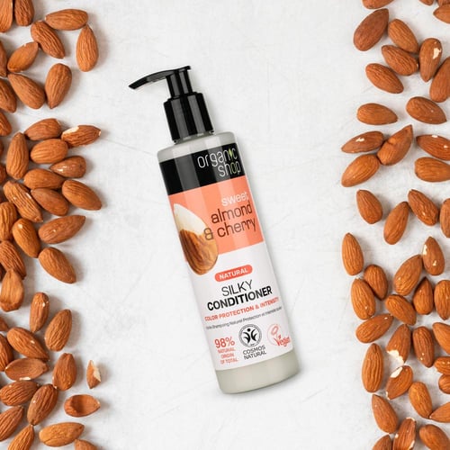 اورجانيك شوب بلسم اللوز والتوت لحماية مركزة للشعر...