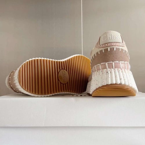 سنيكرز جميل من Chloe