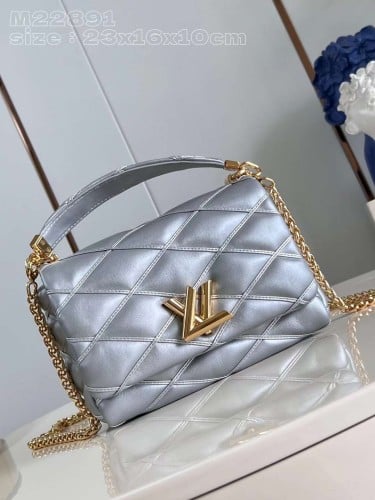شنطة Lv ماستر 23 سم