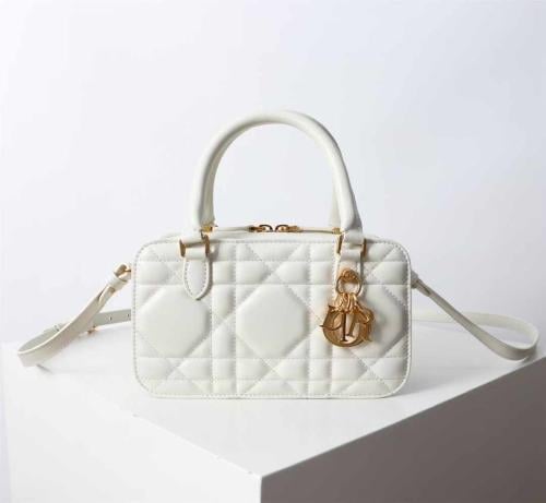 dior مقاس 20 سم