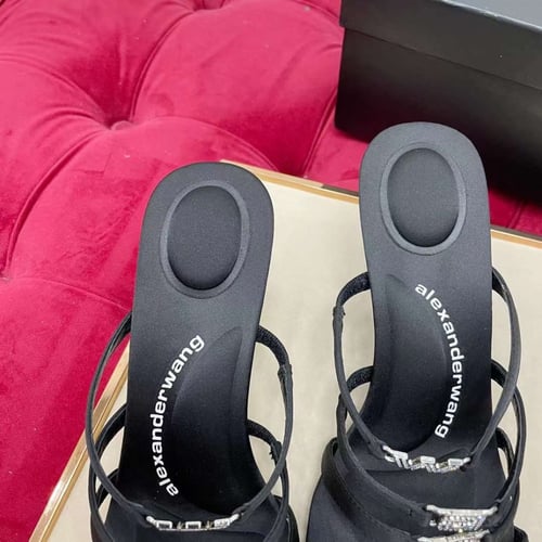 كعب AW انيق جداً