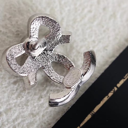 حلق chanel مع الملحقات