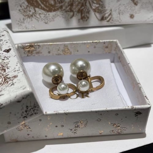 حلق ديور مع الملحقات