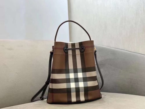 شنطة burberry ماستر 26 .سم