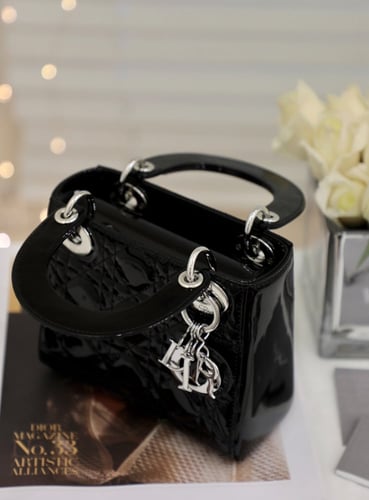 شنطه ديور مقاس 17سم