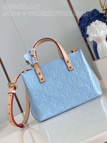 شنطة Lv ماستر 22 سم
