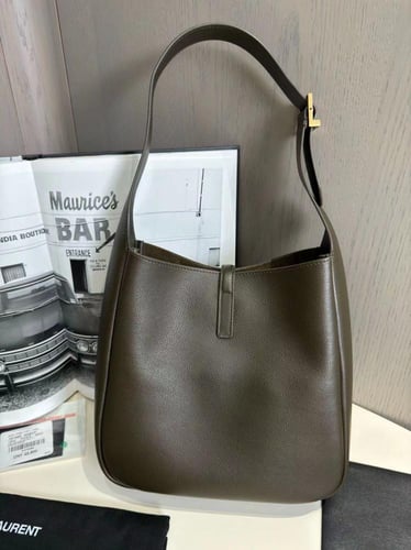 سان لوران Hobo مقاس 23 سم