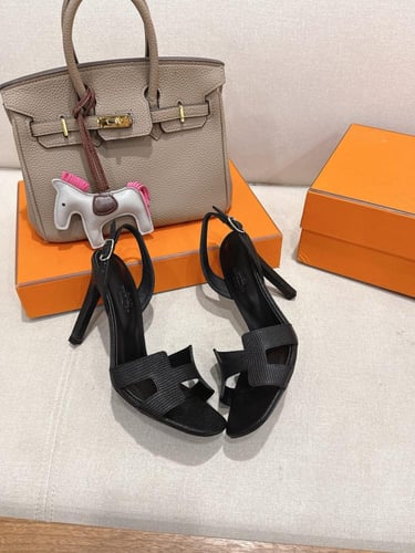 هيلز انيق من Hermes