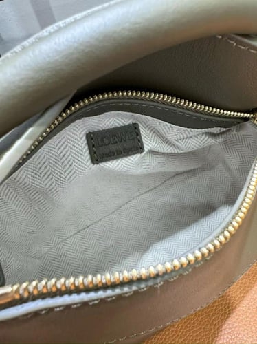 شنطة Loewe ماستر 18 cm