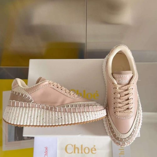 سنيكرز جميل من Chloe