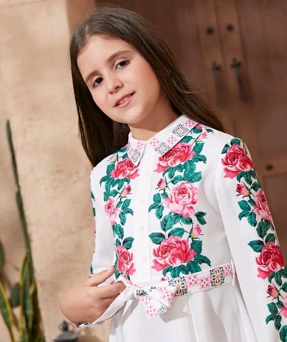 فستان بناتي أبيض بحزام مزخرف