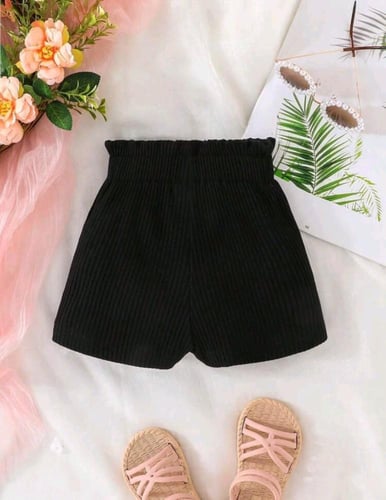 شورت بناتي أسود بفيونكة - من 3 شهور حتى سنة ونصف