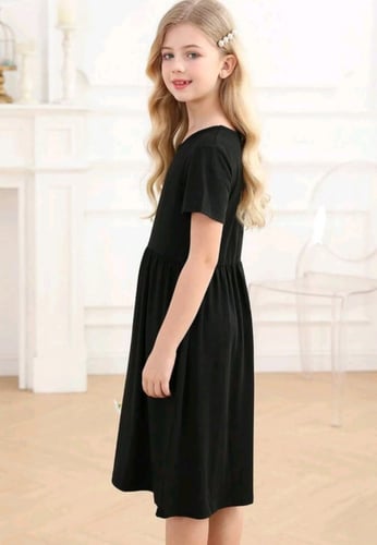 فستان بناتي أسود - قصير