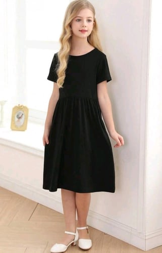 فستان بناتي أسود - قصير
