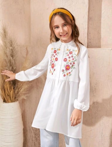 قميص بناتي أبيض بتطريز ورد