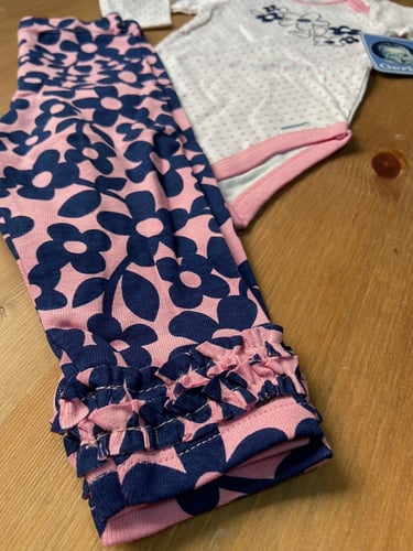 طقم 3 قطع بناتي ماركة جربر - أبيض ووردي