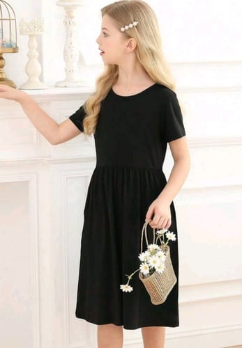 فستان بناتي أسود - قصير