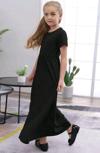 فستان بناتي أسود - طويل _ نصف كم (1)
