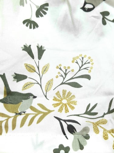 فستان بناتي أبيض بطبعات ورود مذهبة ماركة كارترز