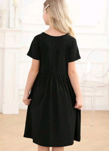 فستان بناتي أسود - قصير