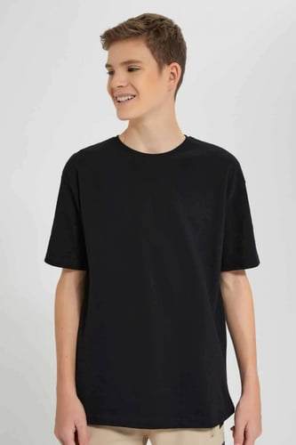 بلوزة ولادي أسود ماركة ردتاغ