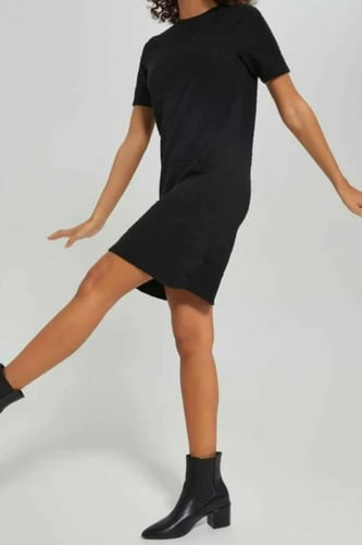 فستان نسائي أسود - قصير - ماركة ردتاغ