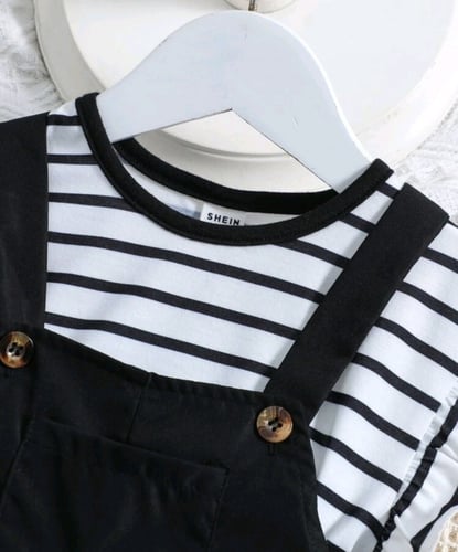 طقم قطعتين بناتي بلوزة مخططة و رومبر أسود