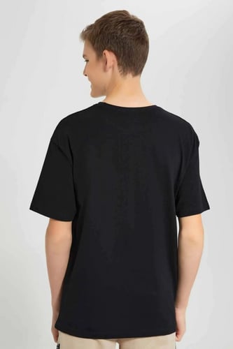 بلوزة ولادي أسود ماركة ردتاغ