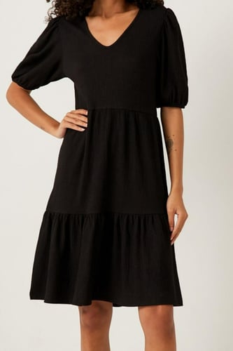 فستان نسائي أسود قصير - بارز الملمس - ماركة ماكس