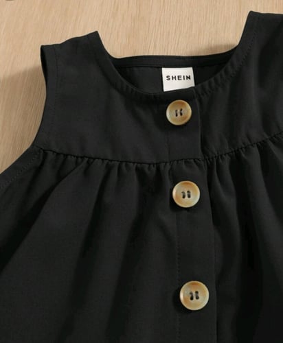 فستان بناتي أسود واسع بأزرار